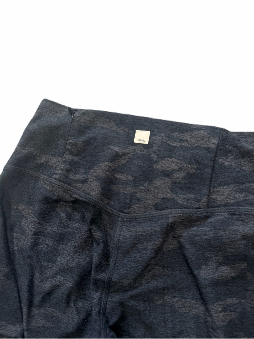Vuori Clean Elevation Legging - Black Camo size M athlesuire legging 25.5”inseam - Picture 8 of 10